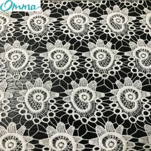 Õõnes keemiline pitskangas